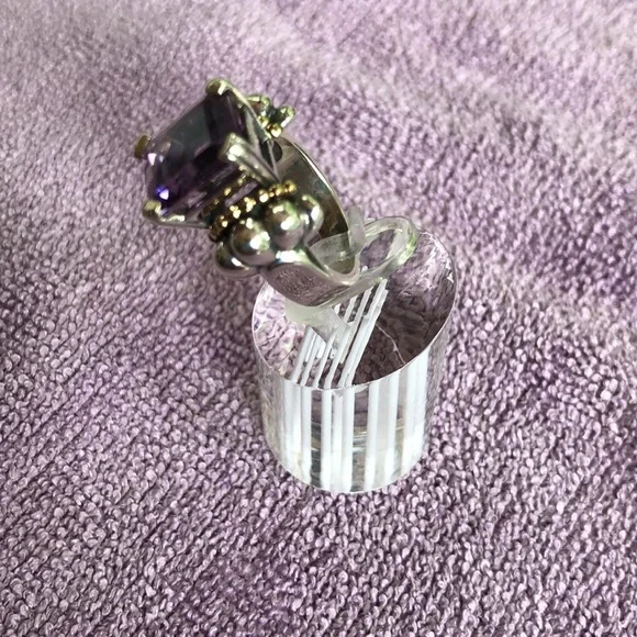 Lagos ring - amethyst set in sterling silver with 18K gold Caviar beading - Picture 11 of 16